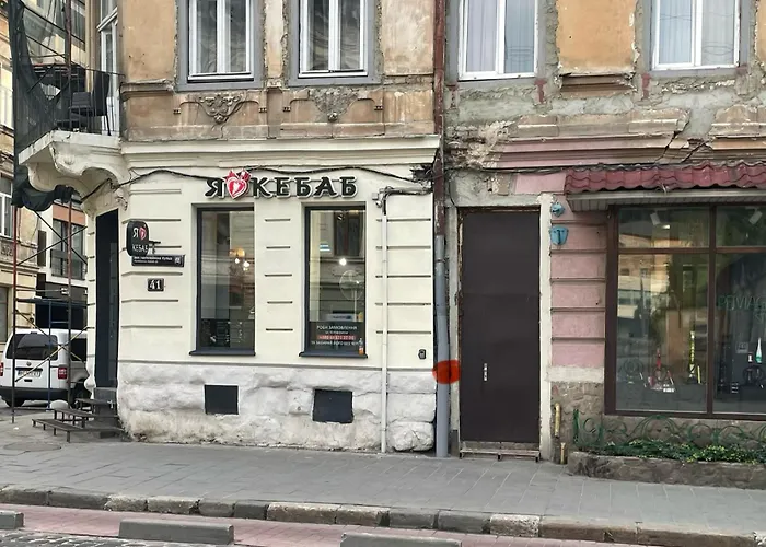 Куліша 41, Помешкання В Центрі Біля Тц Форум