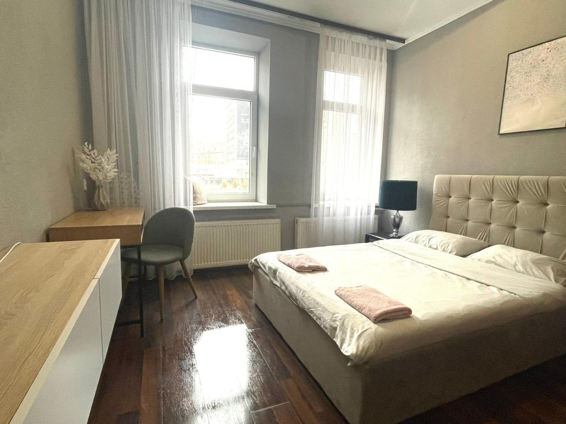 куліша 41, помешкання в центрі біля тц форум Apartment *